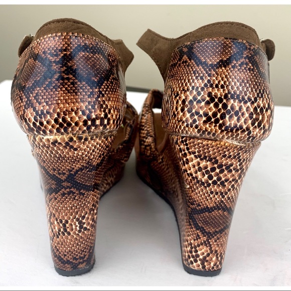 Dawgs Brown Diamondback Wegdes NWT - Picture 6 of 7